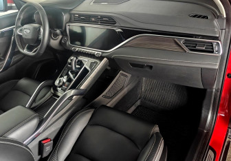 Подержанный автомобиль Geely Atlas Pro 2023 года (11 фото)