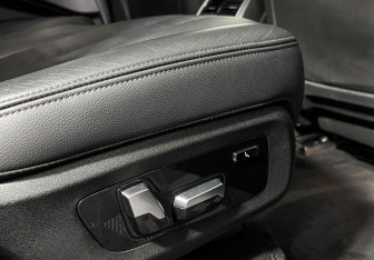 Подержанный автомобиль BMW X7 2019 года (27 фото)
