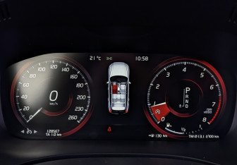 Подержанный автомобиль Volvo XC60 2020 года (16 фото)