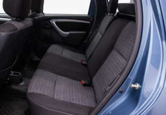 Подержанный автомобиль Renault Duster 2012 года (11 фото)