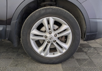 Подержанный автомобиль Nissan Qashqai 2011 года (12 фото)