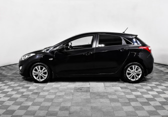 Подержанный автомобиль Hyundai i30 Hatchback 2012 года (8 фото)