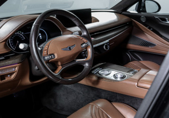 Подержанный автомобиль Genesis G80 2021 года (14 фото)