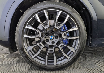 Подержанный автомобиль BMW X6 2025 года (12 фото)