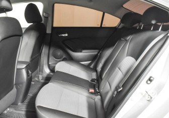 Подержанный автомобиль Kia Cerato Sedan 2018 года (16 фото)