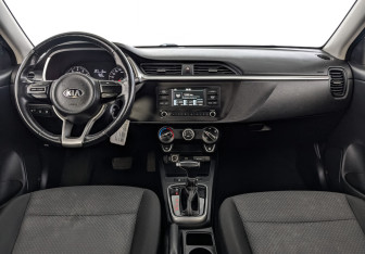 Подержанный автомобиль Kia Rio Hatchback 2021 года (13 фото)