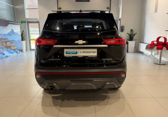 Подержанный автомобиль Chevrolet Captiva 2022 года (5 фото)
