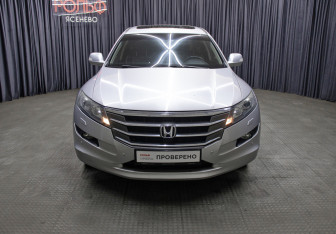 Подержанный автомобиль Honda Crosstour 2011 года (2 фото)