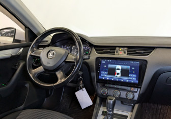 Подержанный автомобиль Skoda Octavia Liftback 2013 года (23 фото)