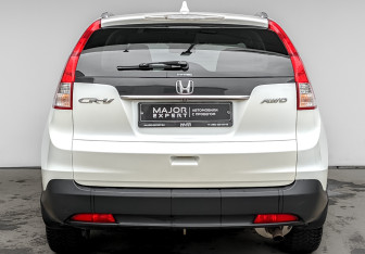 Подержанный автомобиль Honda CR-V 2013 года (6 фото)