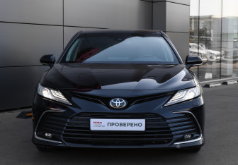Подержанный автомобиль Toyota Camry Sedan 2021 года (2 фото)
