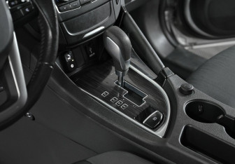 Подержанный автомобиль DongFeng AX7 2017 года (9 фото)