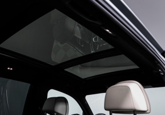 Подержанный автомобиль BMW X7 2023 года (16 фото)