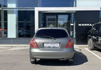 Подержанный автомобиль Nissan Almera Hatchback 2005 года (6 фото)