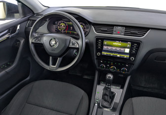 Подержанный автомобиль Skoda Octavia Liftback 2018 года (29 фото)
