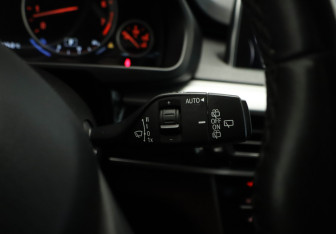 Подержанный автомобиль BMW X5 2016 года (17 фото)