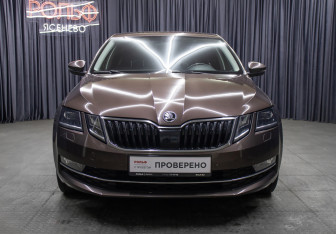 Подержанный автомобиль Skoda Octavia Liftback 2017 года (2 фото)