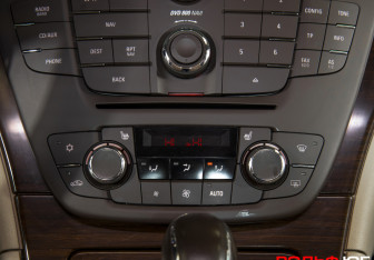 Подержанный автомобиль Opel Insignia Liftback 2008 года (14 фото)