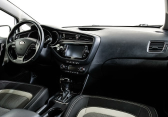 Подержанный автомобиль Kia Ceed Wagon 2017 года (5 фото)