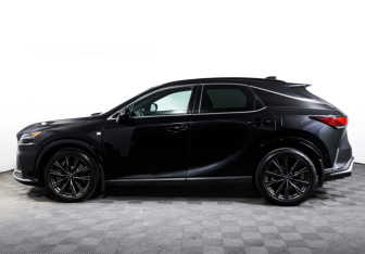 Подержанный автомобиль Lexus RX 2024 года (8 фото)