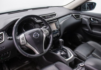 Подержанный автомобиль Nissan X-Trail 2016 года (9 фото)