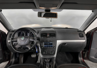 Подержанный автомобиль Skoda Yeti 2012 года (19 фото)
