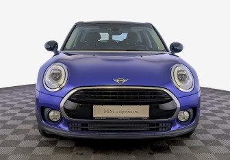 Подержанный автомобиль MINI Clubman Wagon 2018 года (2 фото)