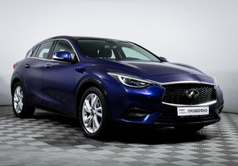 Подержанный автомобиль Infiniti Q30 2017 года (3 фото)