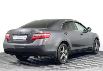 Подержанный автомобиль Toyota Camry Sedan 2011 года (5 фото)