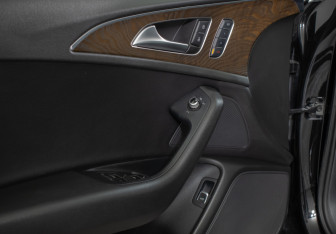 Подержанный автомобиль Audi A6 Sedan 2015 года (13 фото)