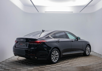 Подержанный автомобиль Hyundai Genesis 2014 года (5 фото)