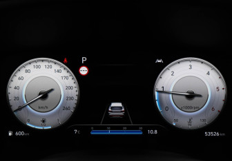 Подержанный автомобиль Hyundai Santa Fe 2022 года (11 фото)