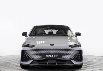 Подержанный автомобиль Changan UNI-V 2024 года (2 фото)