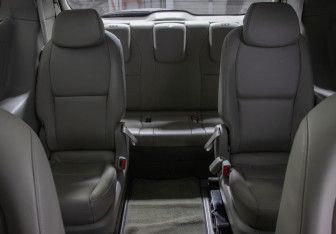 Подержанный автомобиль Kia Carnival 2018 года (11 фото)