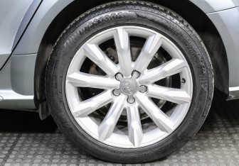 Подержанный автомобиль Audi A4 allroad 2009 года (19 фото)