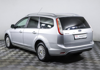 Подержанный автомобиль Ford Focus Wagon 2008 года (5 фото)