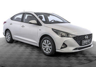 Подержанный автомобиль Hyundai Solaris Sedan 2021 года (3 фото)