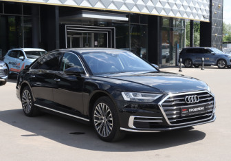 Подержанный автомобиль Audi A8 2019 года (3 фото)