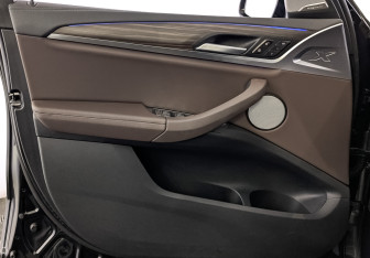 Подержанный автомобиль BMW X3 2024 года (19 фото)
