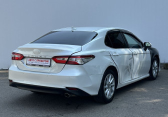 Подержанный автомобиль Toyota Camry Sedan 2021 года (5 фото)