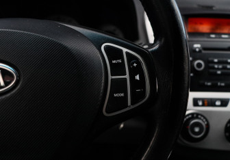 Подержанный автомобиль Kia Ceed Hatchback 2009 года (13 фото)
