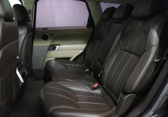 Подержанный автомобиль Land Rover Range Rover Sport 2015 года (10 фото)