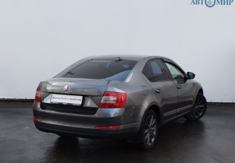 Подержанный автомобиль Skoda Octavia Liftback 2015 года (5 фото)