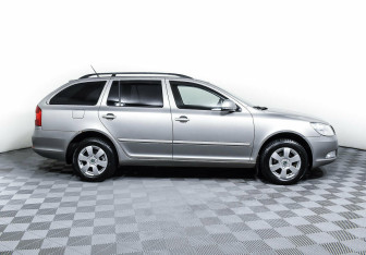 Подержанный автомобиль Skoda Octavia Wagon 2012 года (4 фото)