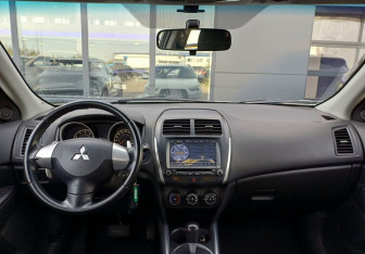 Подержанный автомобиль Mitsubishi ASX 2012 года (11 фото)