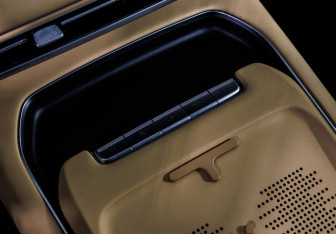 Подержанный автомобиль Voyah Free 2024 года (18 фото)