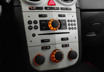 Подержанный автомобиль Opel Corsa 2008 года (14 фото)