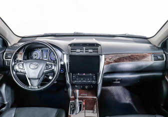 Подержанный автомобиль Toyota Camry Sedan 2016 года (12 фото)
