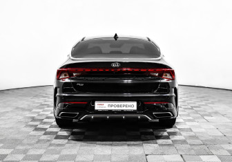 Подержанный автомобиль Kia K5 2021 года (6 фото)
