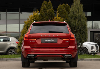 Подержанный автомобиль Volvo XC60 2018 года (29 фото)